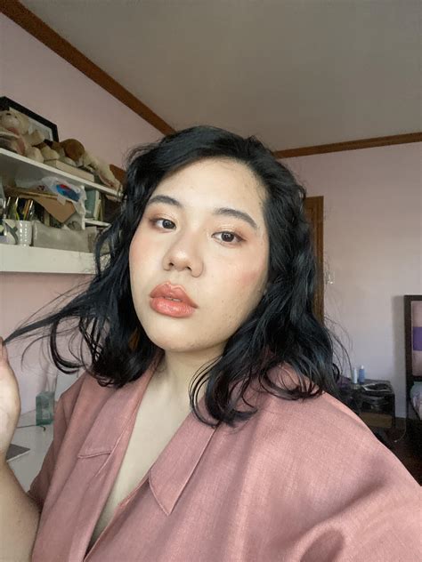 Peachy 🍑 | Scrolller