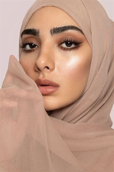 Pin on Ислам | Hijab makeup, Makeup, Bridal makeup looks