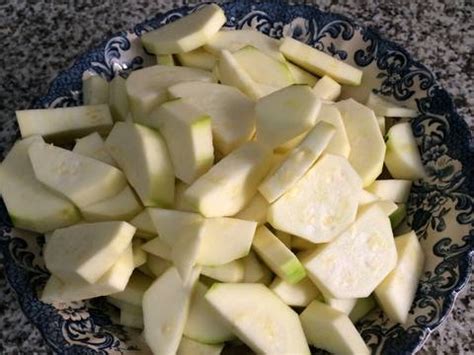 Pisto de tomate y calabacín Receta de Lucia - Cookpad