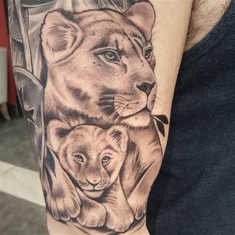 Tatuagem Leoa E Filhote Significado - Simbolismo da tatuagem de leoa com filhote - Tatuagem Arte