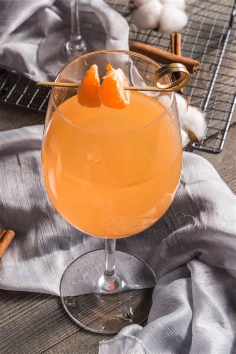 fancy drinks   elegant dinner party  spectacled owl