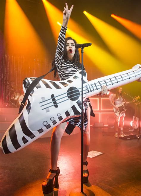 charli xcx picture  charli xcx performing   stage aceshowbiz