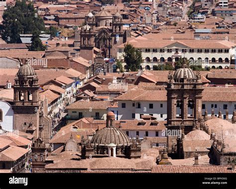 Peru. Cusco. Overview of the historical center of Cusco Stock Photo - Alamy