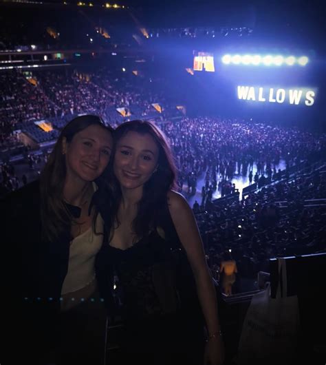 Barbara Marie Matos (@blueposnow) • Instagram photos and videos