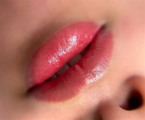 How do you prevent cold sores after a lip tattoo?