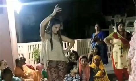 Haryanvi Hottie Sapna Choudhary’s Stunning Dance Performance in Ladies ...