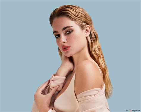 Blonde Celeb 'Grace Van Patten' | Wonderland Magazine Shoot 6K