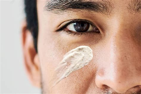 Esfoliação: os benefícios dessa limpeza profunda para os homens ...
