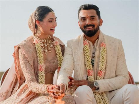 Athiya Shetty-KL Rahul exude charm in first official wedding photos | Entertainment