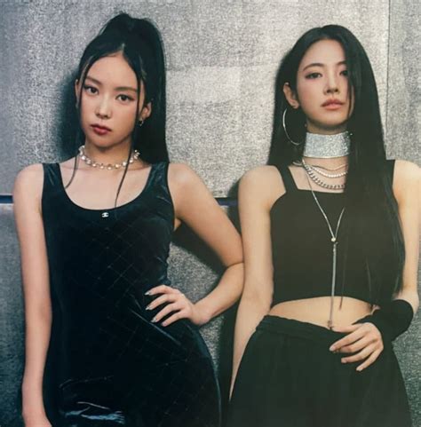Nhóm nhạc nữ MEOVV debut với đội hình 5 thành viên | Harper's Bazaar ...