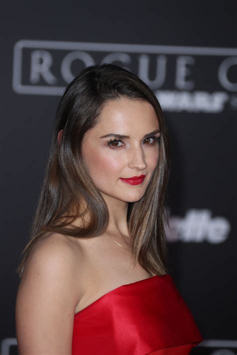 Rachel Leigh Cook