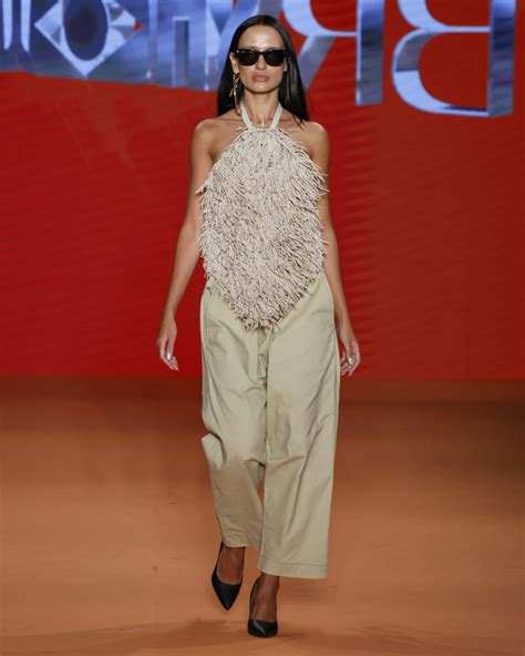 Influenciadores substituem modelos no SPFW e geram polêmica