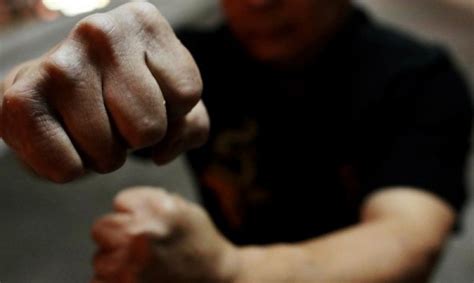 Шампион по ръкопашен бой загина след улично сбиване