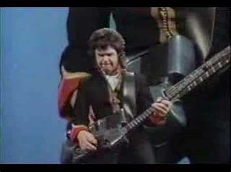 Gary Moore & Phil Lynott: Out In The Fields (videoklip, 1985) - Recorder