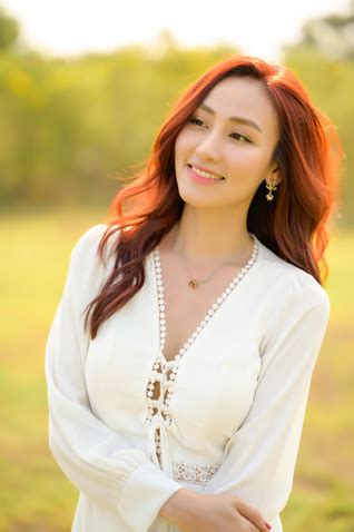 ngan khanh  de outubro de  artista filmow