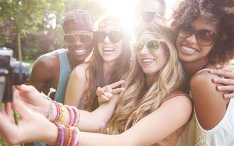 How to Make Friends in College | Bold.org | Bold.org