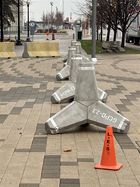 NEWS: does anyone know what is filming in Toronto? Saw some Gotham City