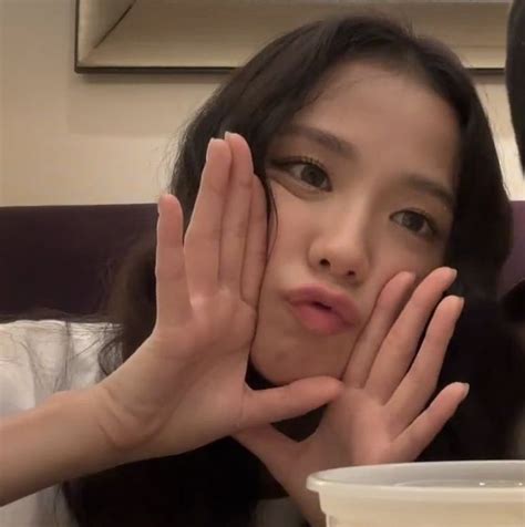 cute jisoo 🤍 | Kim, Blackpink jisoo, True beauty