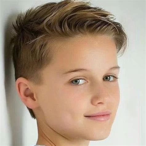 Grande Corte Infantil Masculino Liso - Corte de cabelo masculino infantil liso: corte limpo, visual leve e ...