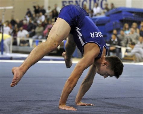 Gymnastics handstand - Routine Excellence