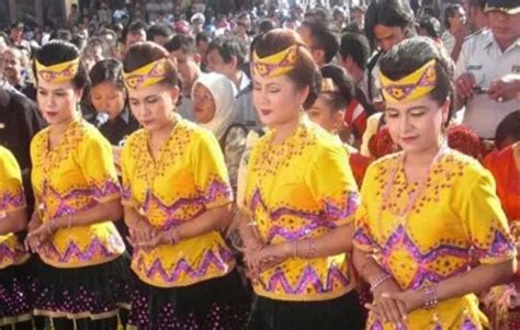 pakaian adat sulawesi tengah beserta keunikannya