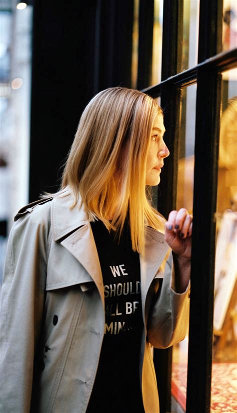 Rosamund Pike Nude Pics & Naked Sex Scenes Compilation