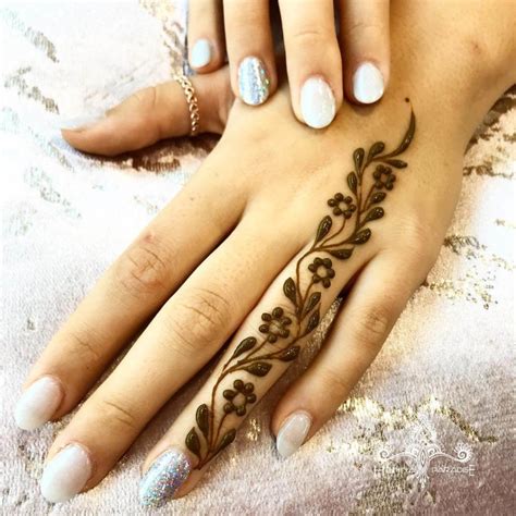 50 Simple One Finger Mehndi Designs - K4 Fashion