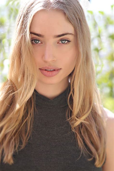 Picture of Elisabeth Ferrara