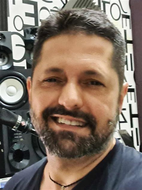 Brazilian Voice Overs - Portuguese Voice Overs - Metro AV