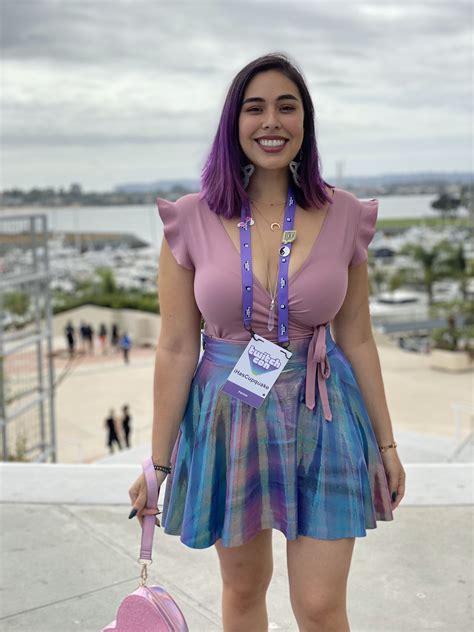 Who is iHasCupquake? Age, Height, Boyfriend, YouTube Earnings - Net