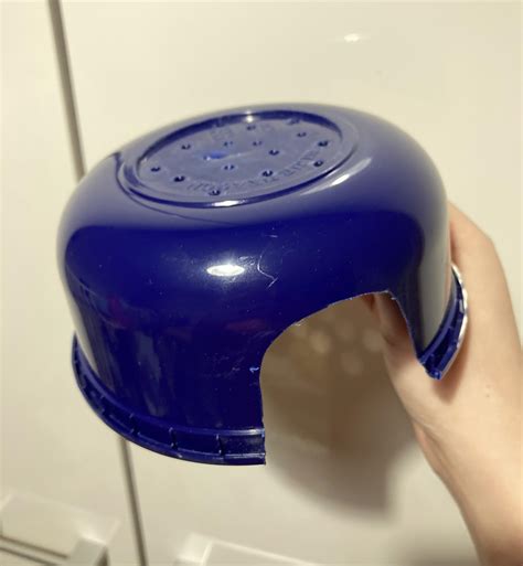 I made a DIY hide from old food bowl 🐭 Just use soldering iron to cut a