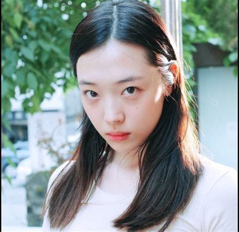 FAVOURITE NO MAKEUP LOOK? | K-Pop Amino