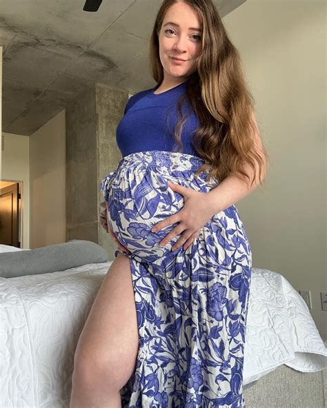 Redheadwinter 🇨🇦 | Special announcement!!! I am pregnant 🤰 I can’t wait