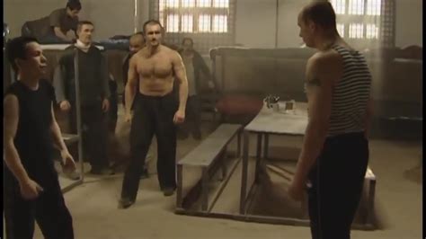 Только так правильные сидельцы на зоне , ставят беспредельщиков на ...
