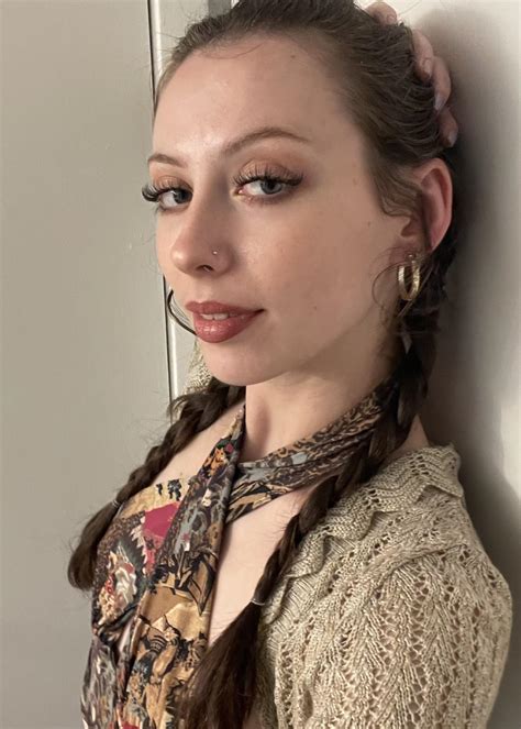 Mom next door : r/SFWNextDoorGirls