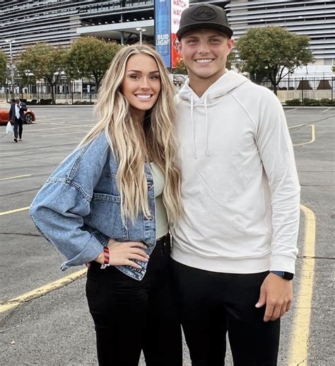 Zach Wilson's mom, girlfriend dance in cheeky TikTok video