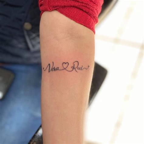 Tatuagem Com Nome Mãe No Braço - Tatuagem Mãe e Pai no Braço: Inspirações e Significados para Homenagear ...