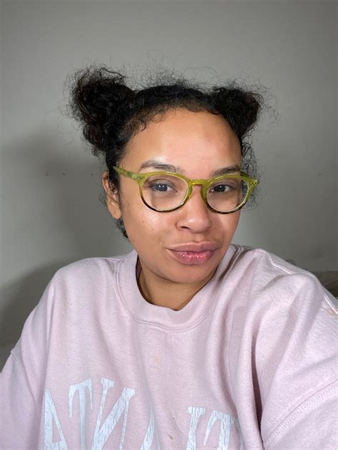 Thick nerdy bbw : r/GirlswithGlasses