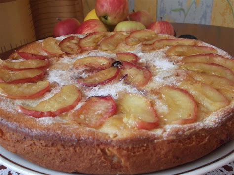 Шарлотка с яблоками. Рецепт приготовления | Идея Меню