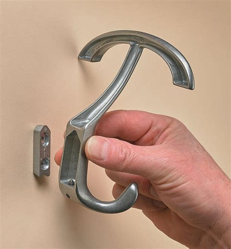 Novecentro Triple Hook - Lee Valley Tools