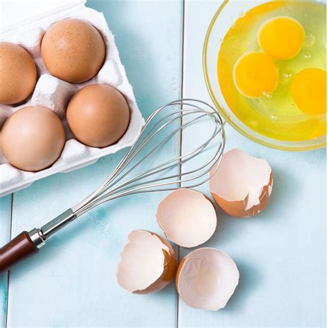 How To Properly Crack An Egg - No More Broken Yolks!