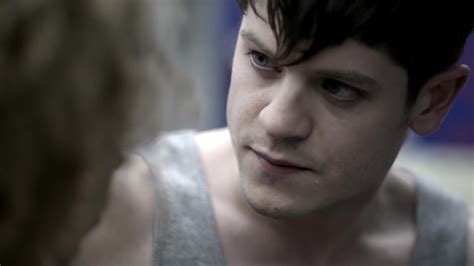 ausCAPS: Iwan Rheon shirtless in Misfits 2-04 "Episode #2.4"