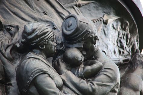 Ma famille demande le retrait d’Arlington du monument Confédéré de ...