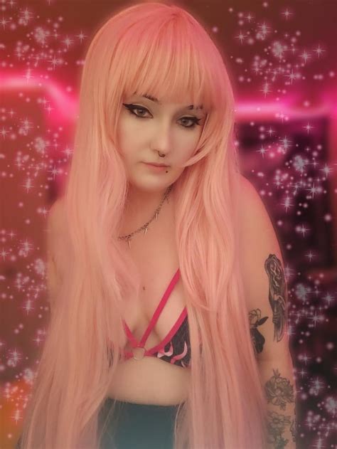 Cute face, ruthless mind. : r/findom