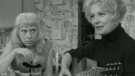 Фильм «Старшая сестра» 1966: актеры, время выхода и описание на Первом ...