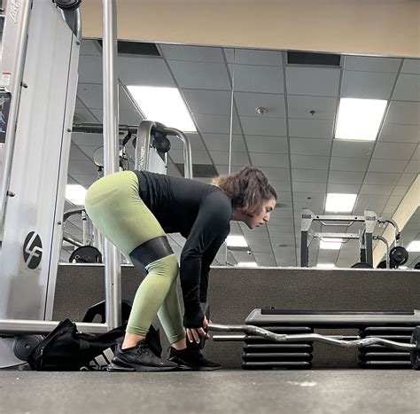 No bra perky tits and fat ass teen at gym 💎 - Spandex, Leggings & Yoga