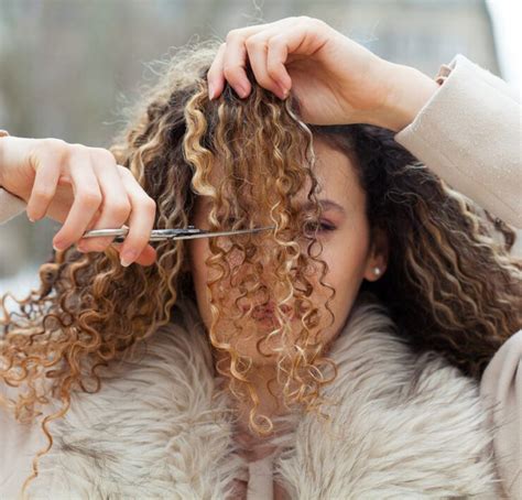 Styling Tips for Wavy Hair - Absolutely Everything Curly
