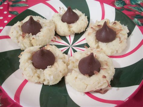 Cook with Sara: Macaroon Kisses