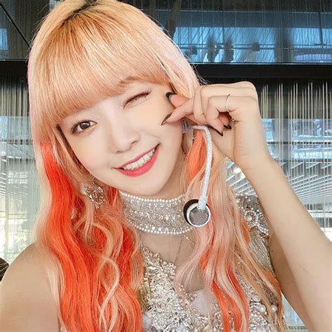 EVERGLOW(에버글로우) on Instagram: “‪[📸Today EVERGLOW]‬ . ‪20.02.18 SBS MTV ...
