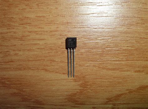 20x TL431AIZ TO-92 1% von STM (TL431A Serie für -40°C bis +105°C) - mq-pcb